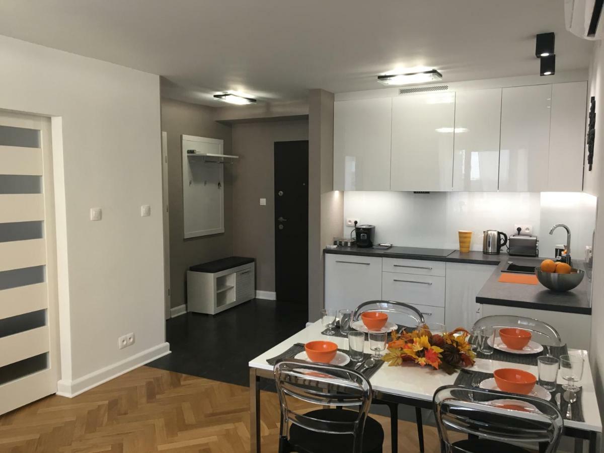 Апартаменты Apartament Emilia Варшава Экстерьер фото